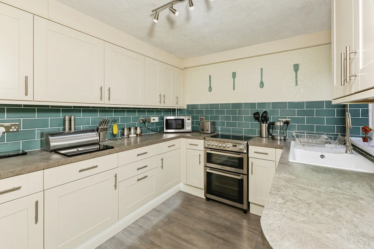 Launceston Avenue, Reading, RG4, photo 8