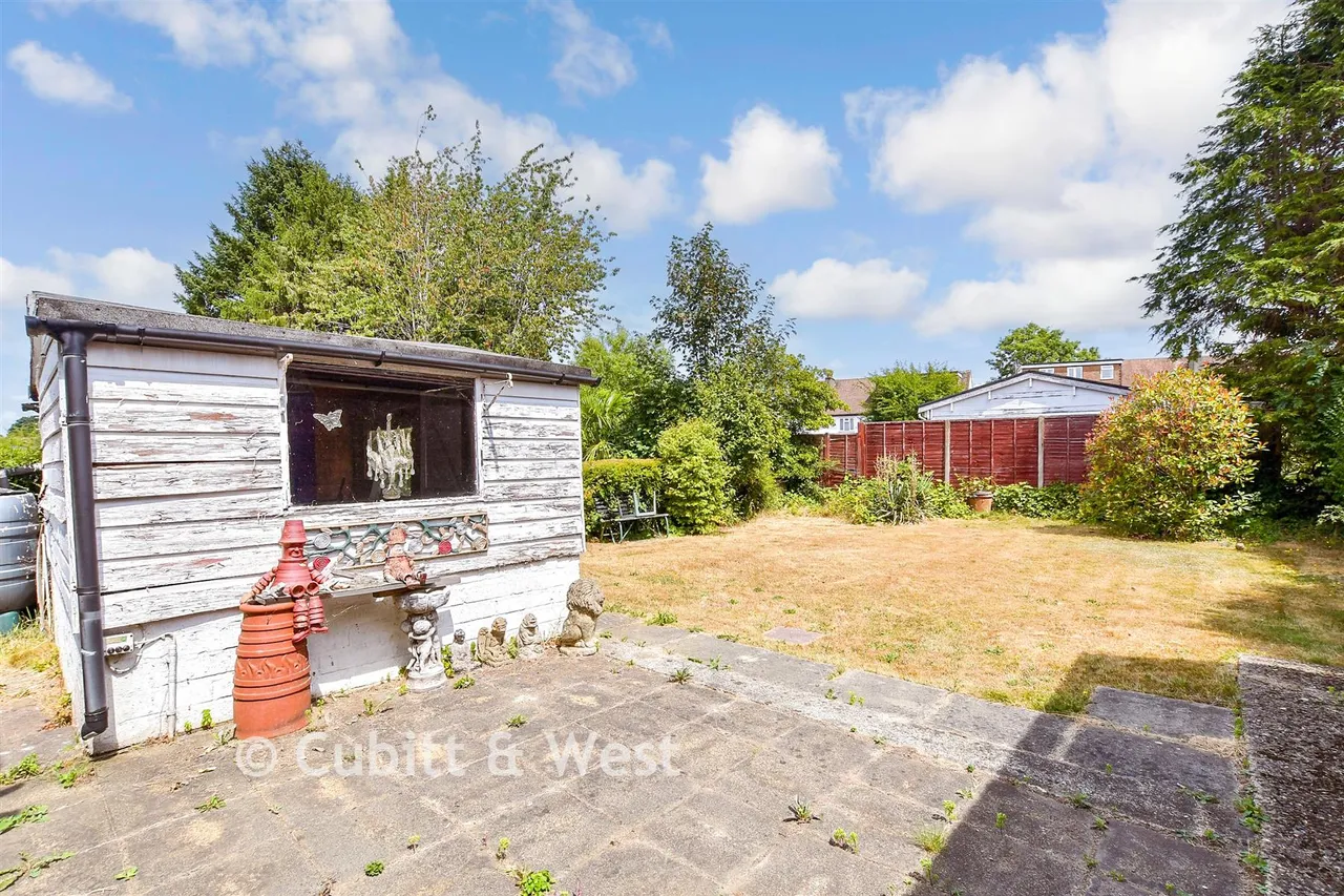 Crewes Close, Warlingham, CR6, photo 2