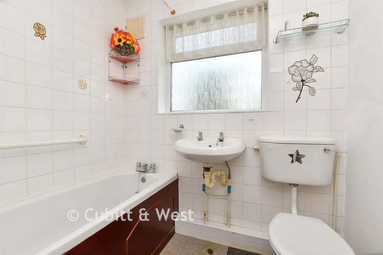 Crewes Close, Warlingham, CR6, photo 11