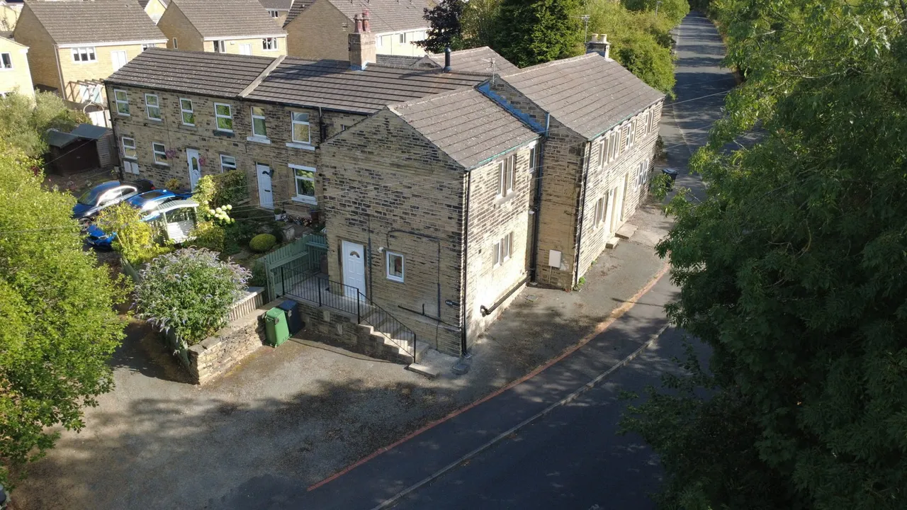 Fenay Bridge Road, Fenay Bridge, photo 17