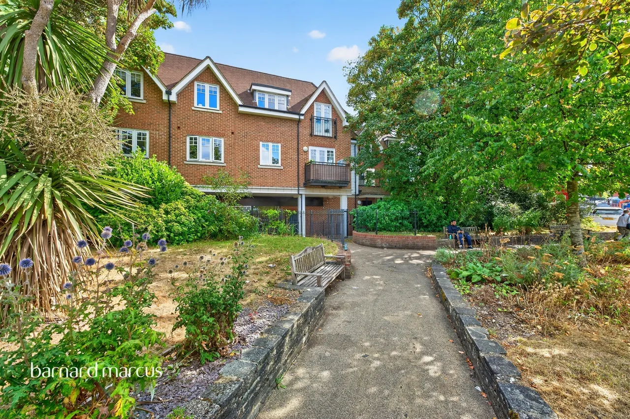 1 bed flat for sale, Cheam Road, Epsom, KT17