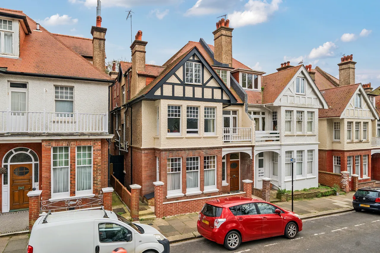 8 bed house for sale — York Avenue, Hove, BN3