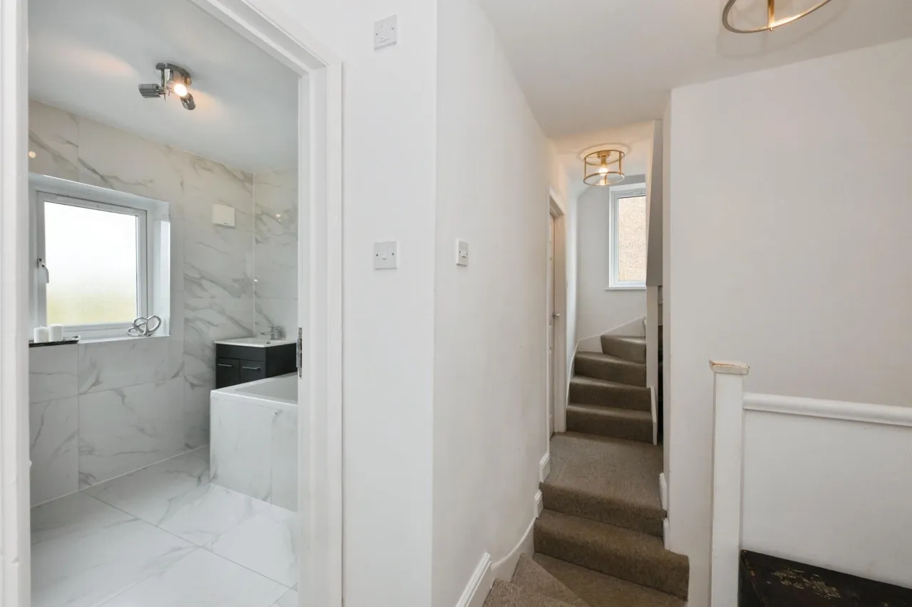 Elms Road, Ware, SG12, photo 27