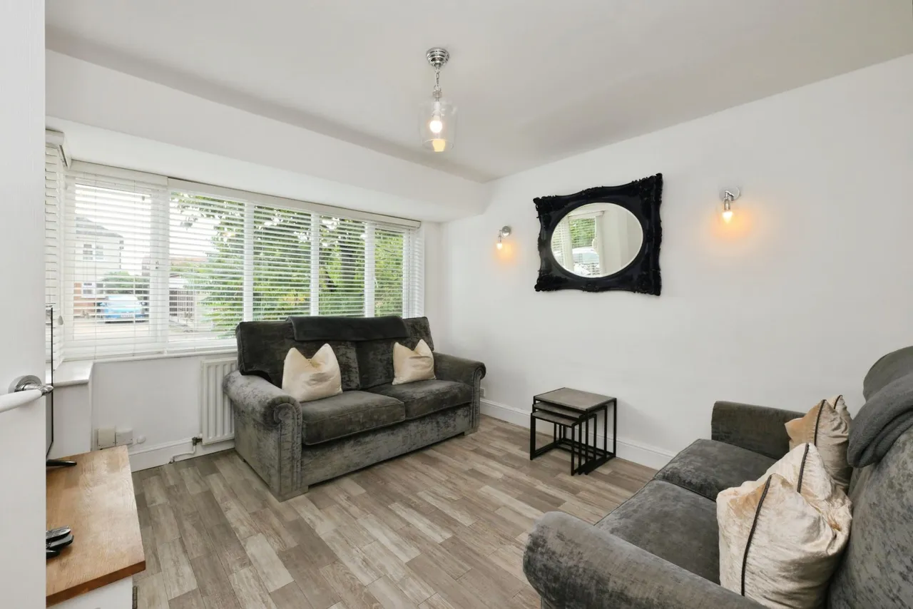 Elms Road, Ware, SG12, photo 5