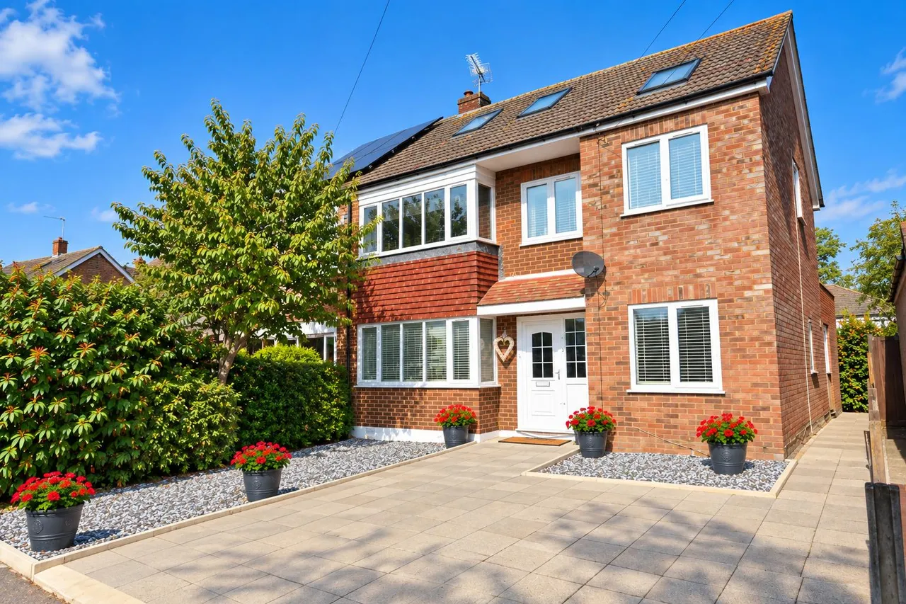5 bed house for sale, Elms Road, Ware, SG12