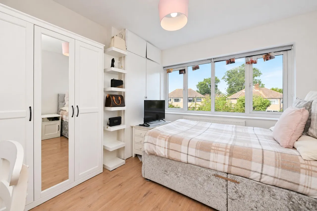 Elms Road, Ware, SG12, photo 24