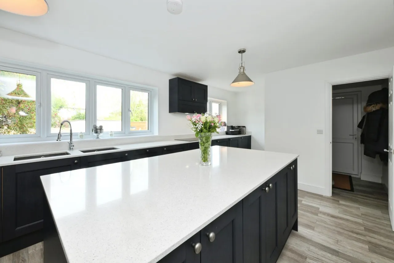 Elms Road, Ware, SG12, photo 2