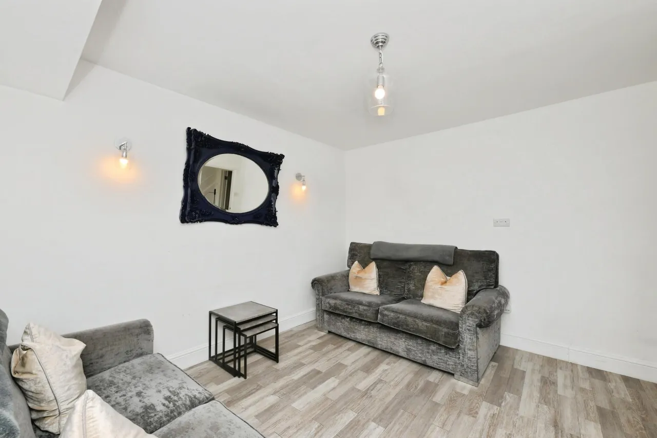 Elms Road, Ware, SG12, photo 8
