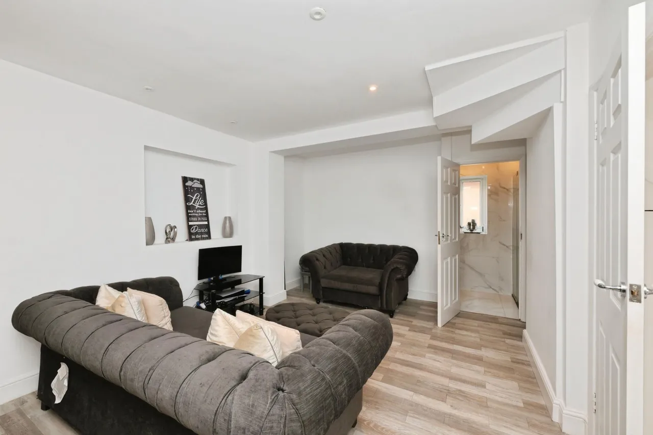 Elms Road, Ware, SG12, photo 10