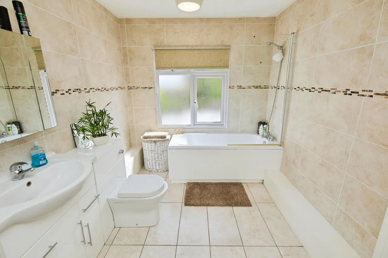 Acresford Road, Overseal, DE12, photo 15