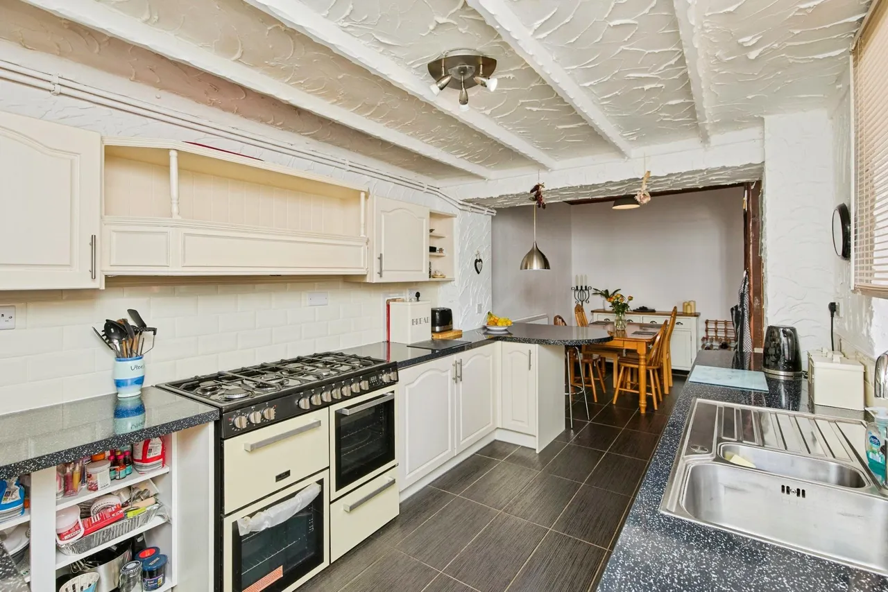 Acresford Road, Overseal, DE12, photo 20