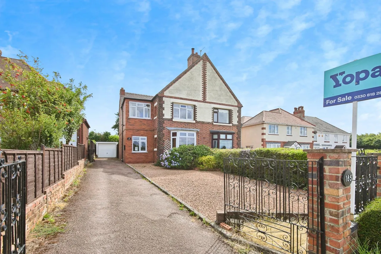4 bed house for sale, Acresford Road, Overseal, DE12
