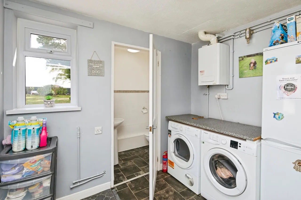 Acresford Road, Overseal, DE12, photo 9