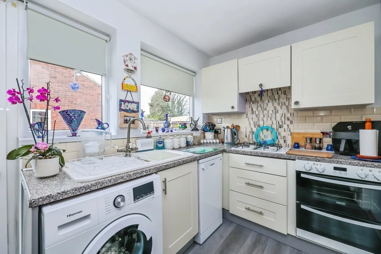 The Downs, Silverdale, Nottingham, NG11, photo 4