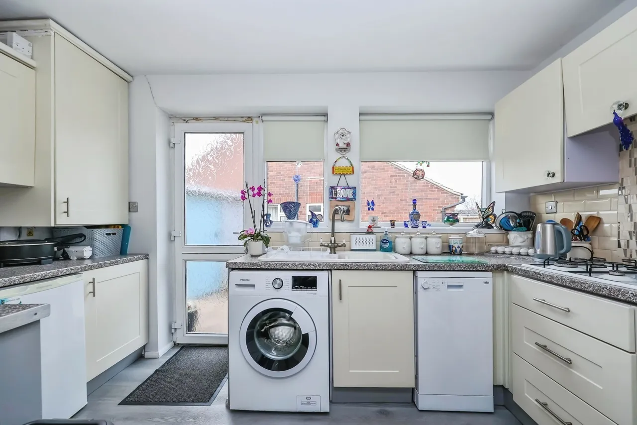 The Downs, Silverdale, Nottingham, NG11, photo 5