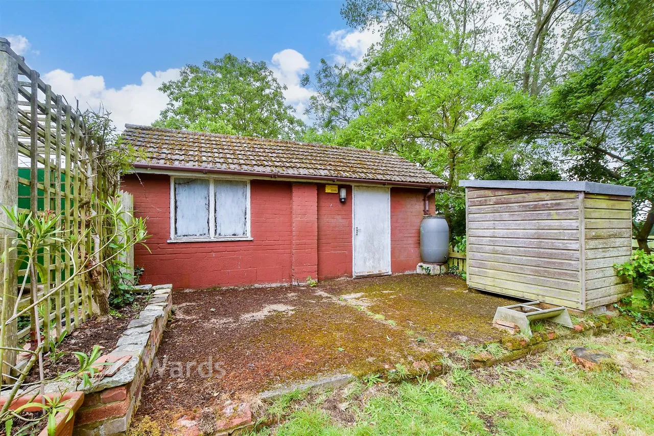 Tenterden Road, Appledore, TN26, photo 13