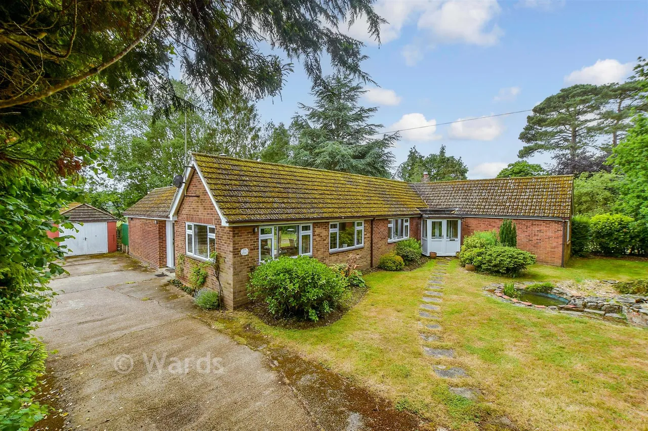2 bed house for sale, Tenterden Road, Appledore, TN26
