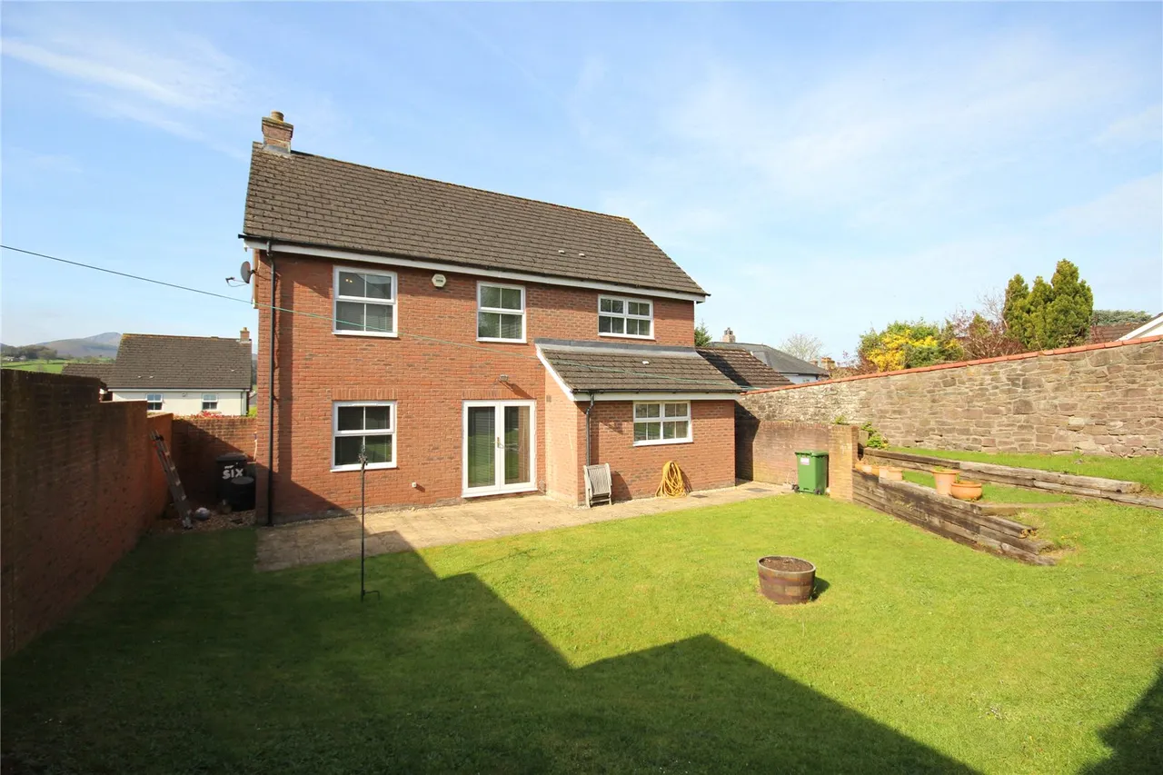 School Gardens, Brecon, Powys, LD3 7PG, photo 3