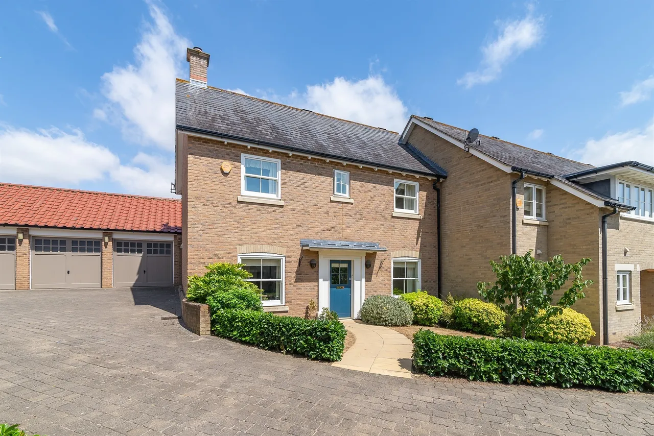 3 bed house for sale — The Courtyard, MALDON