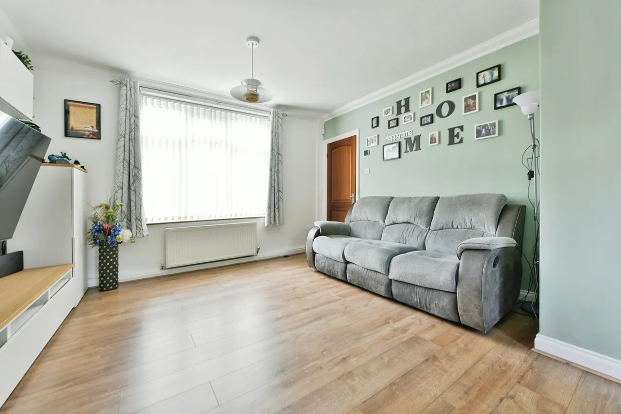 Wakefield Crescent, Romiley, SK6, photo 7