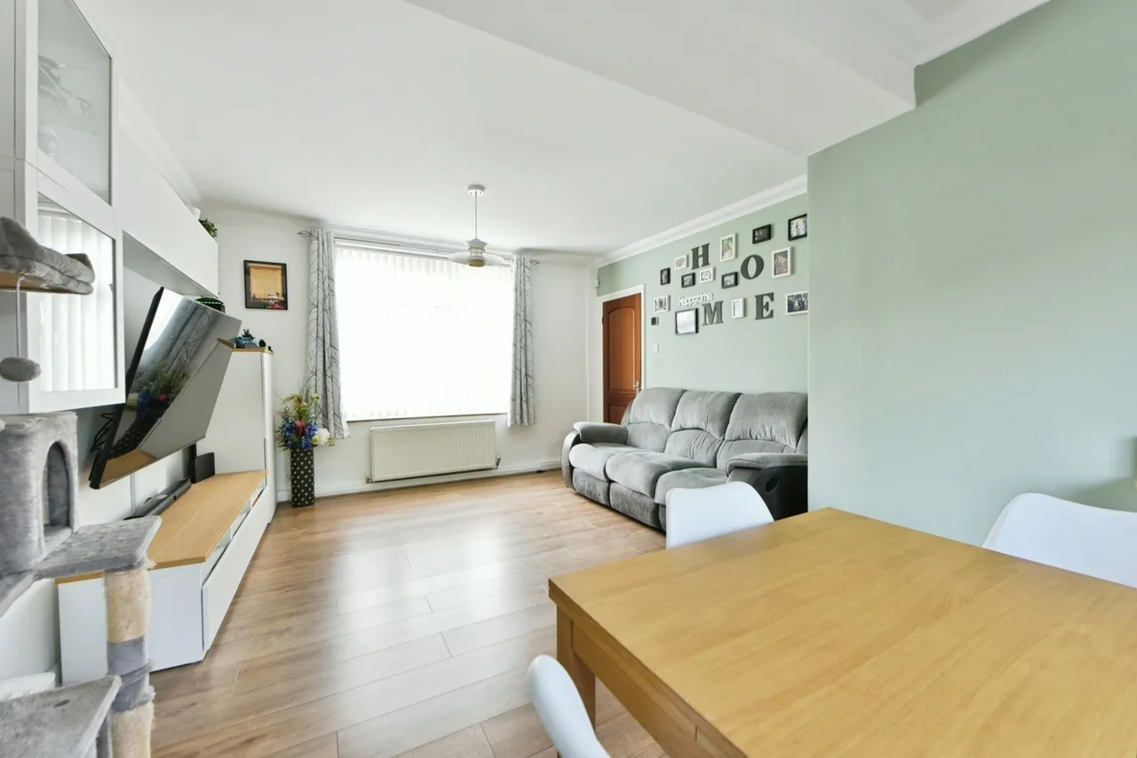 Wakefield Crescent, Romiley, SK6, photo 6