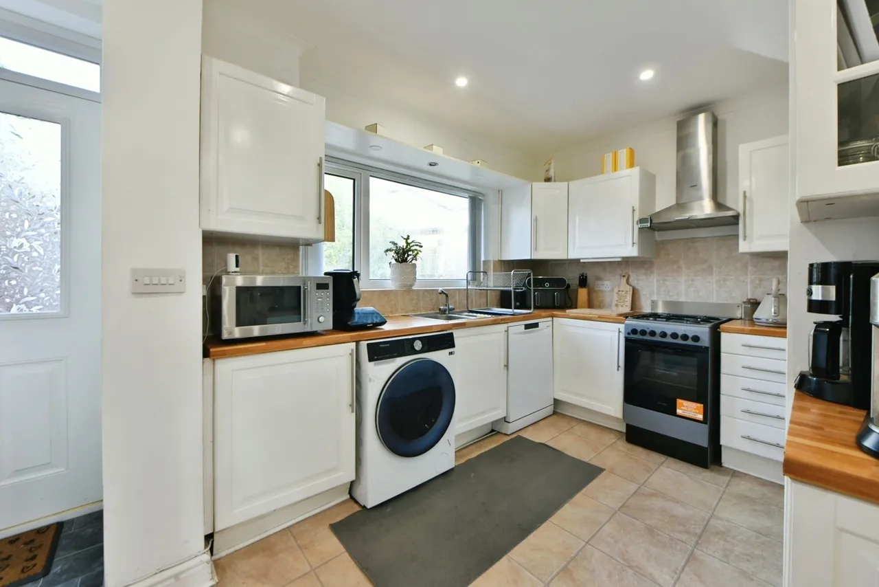 Wakefield Crescent, Romiley, SK6, photo 8