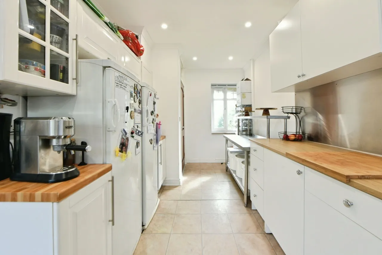 Wakefield Crescent, Romiley, SK6, photo 12