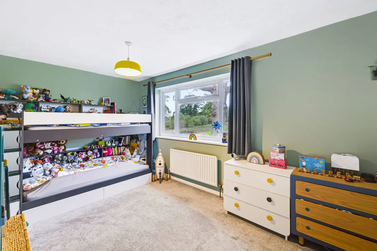 Finches Gardens, Lindfield, RH16, photo 17