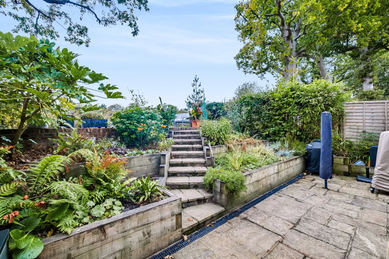Finches Gardens, Lindfield, RH16, photo 19