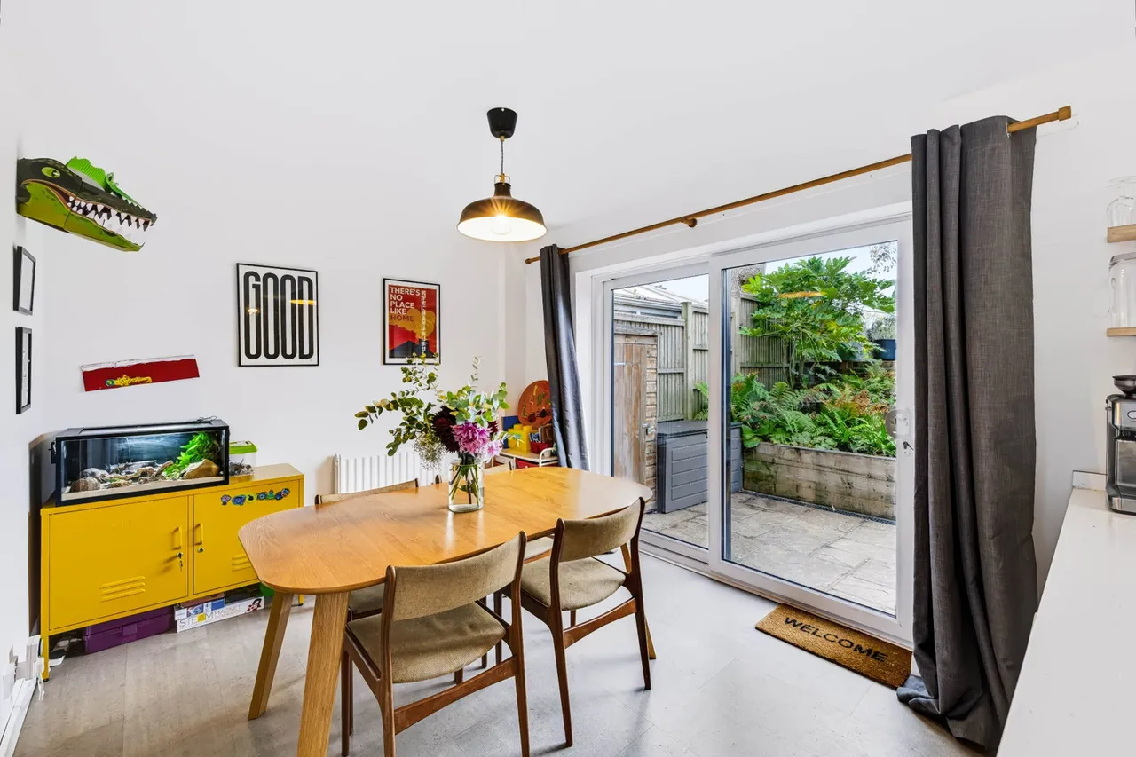 Finches Gardens, Lindfield, RH16, photo 8