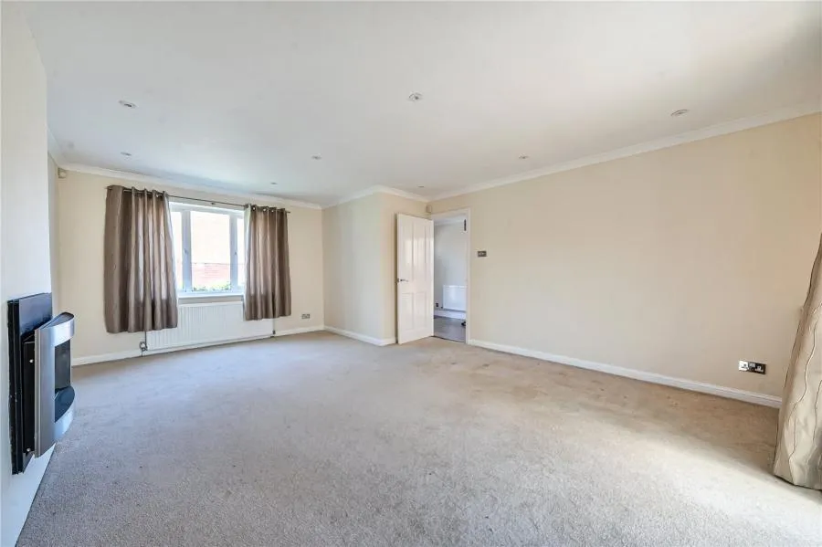 Meadow Park, Stoke Mandeville, HP22, photo 6