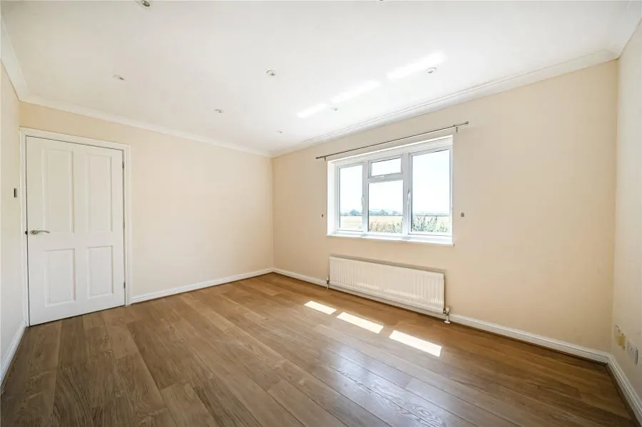 Meadow Park, Stoke Mandeville, HP22, photo 12