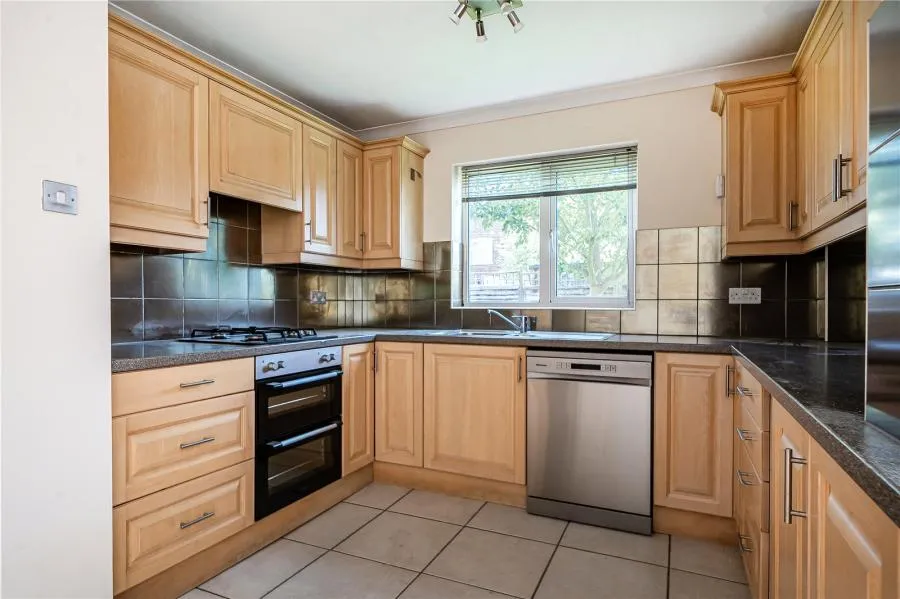 Meadow Park, Stoke Mandeville, HP22, photo 4