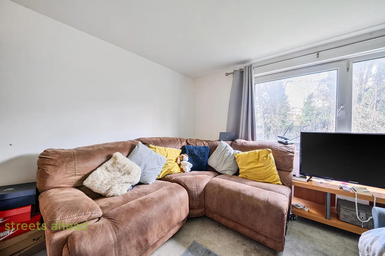 Menlo Gardens, London, SE19, photo 6
