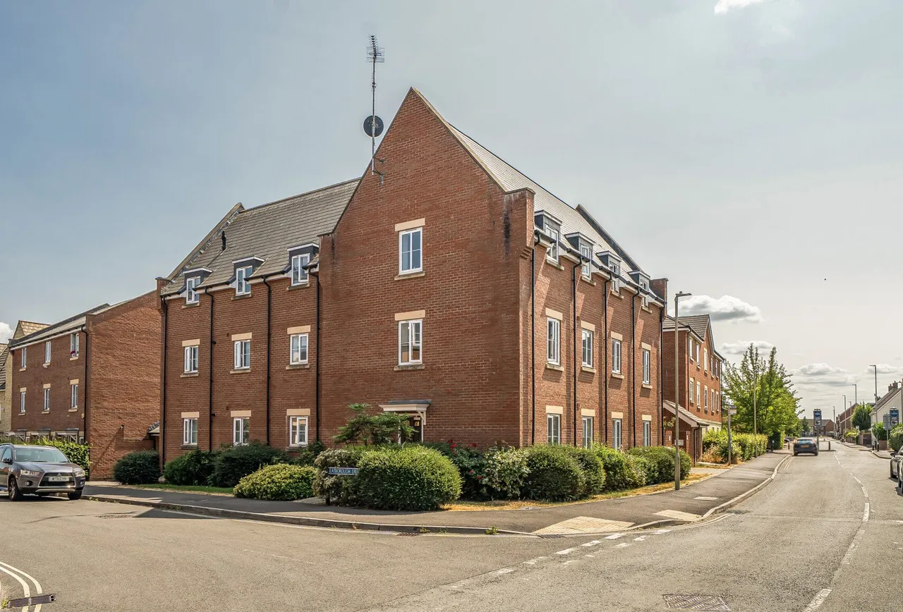 Lasborough Drive, Gloucestershire, Tuffley, GL4 0WF, photo 17