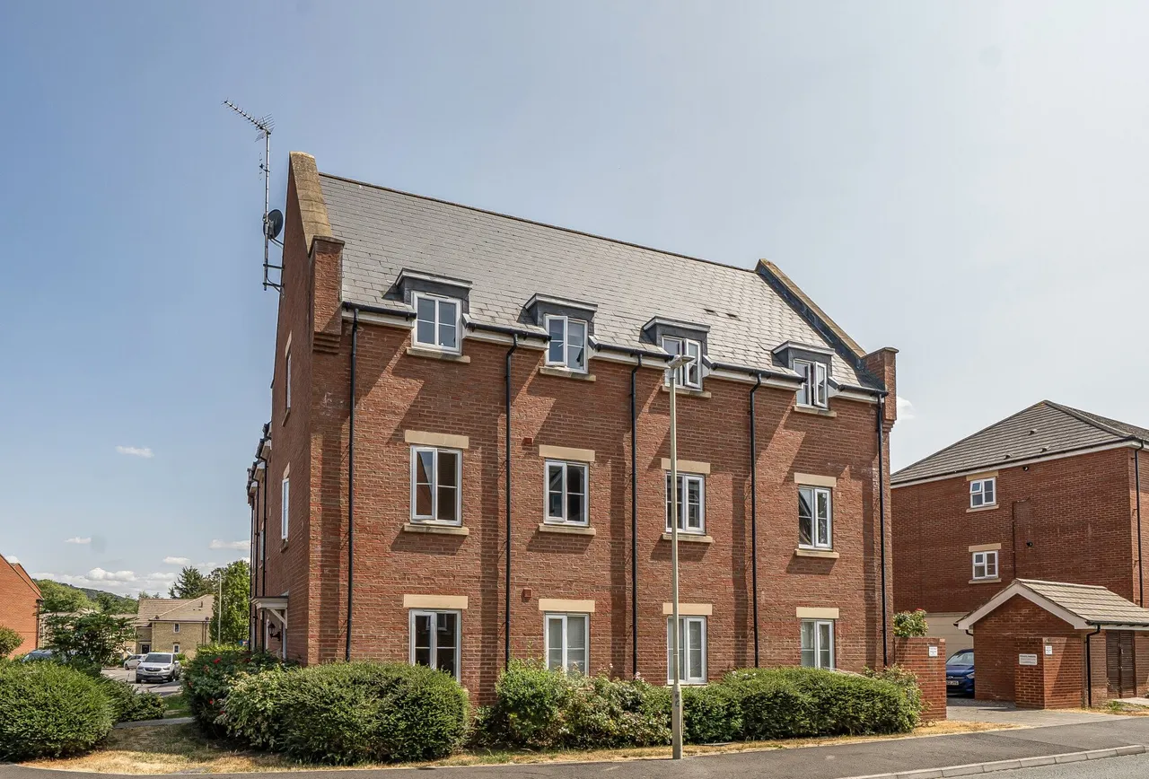 2 bed flat for sale — Lasborough Drive, Gloucestershire, Tuffley, GL4 0WF