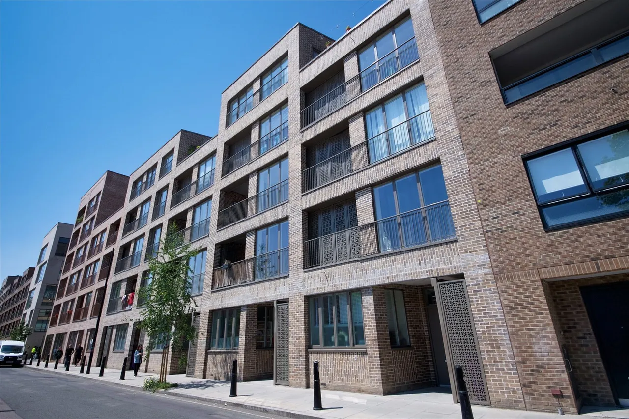 3 bed flat for sale — Monier Road, London, E3