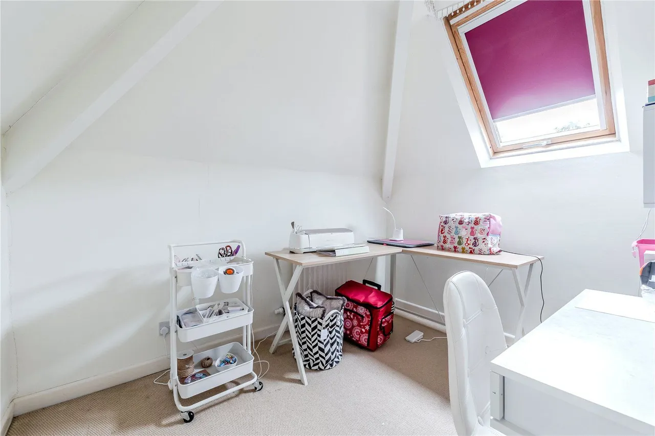 Southway, Guiseley, LS20, photo 17
