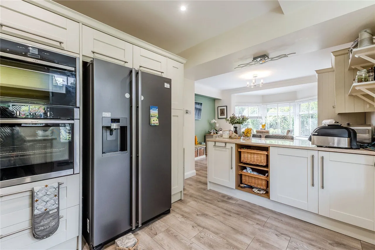 Southway, Guiseley, LS20, photo 5