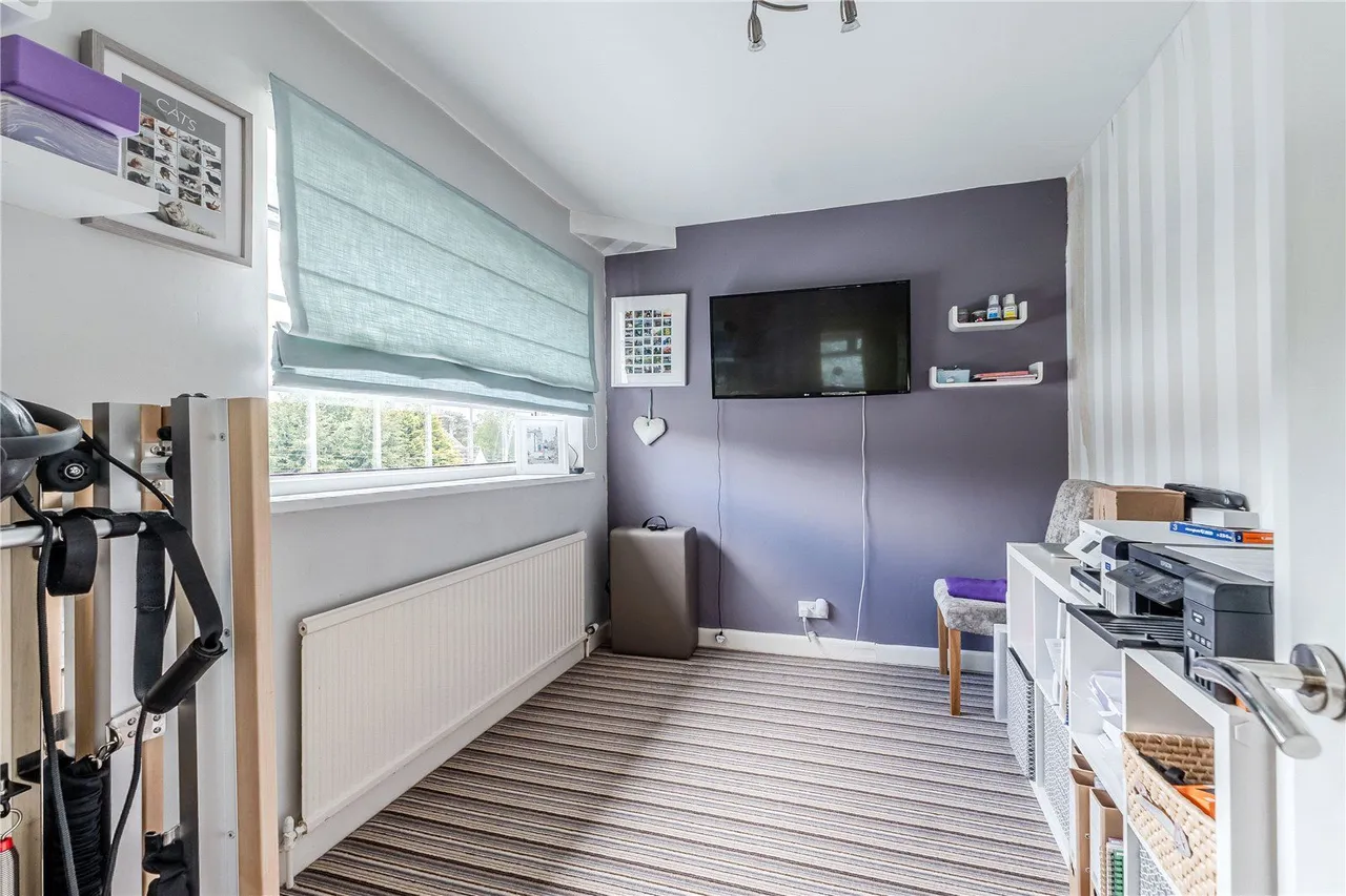Southway, Guiseley, LS20, photo 21