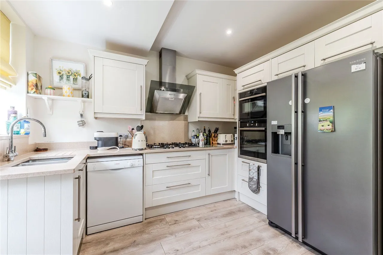 Southway, Guiseley, LS20, photo 3