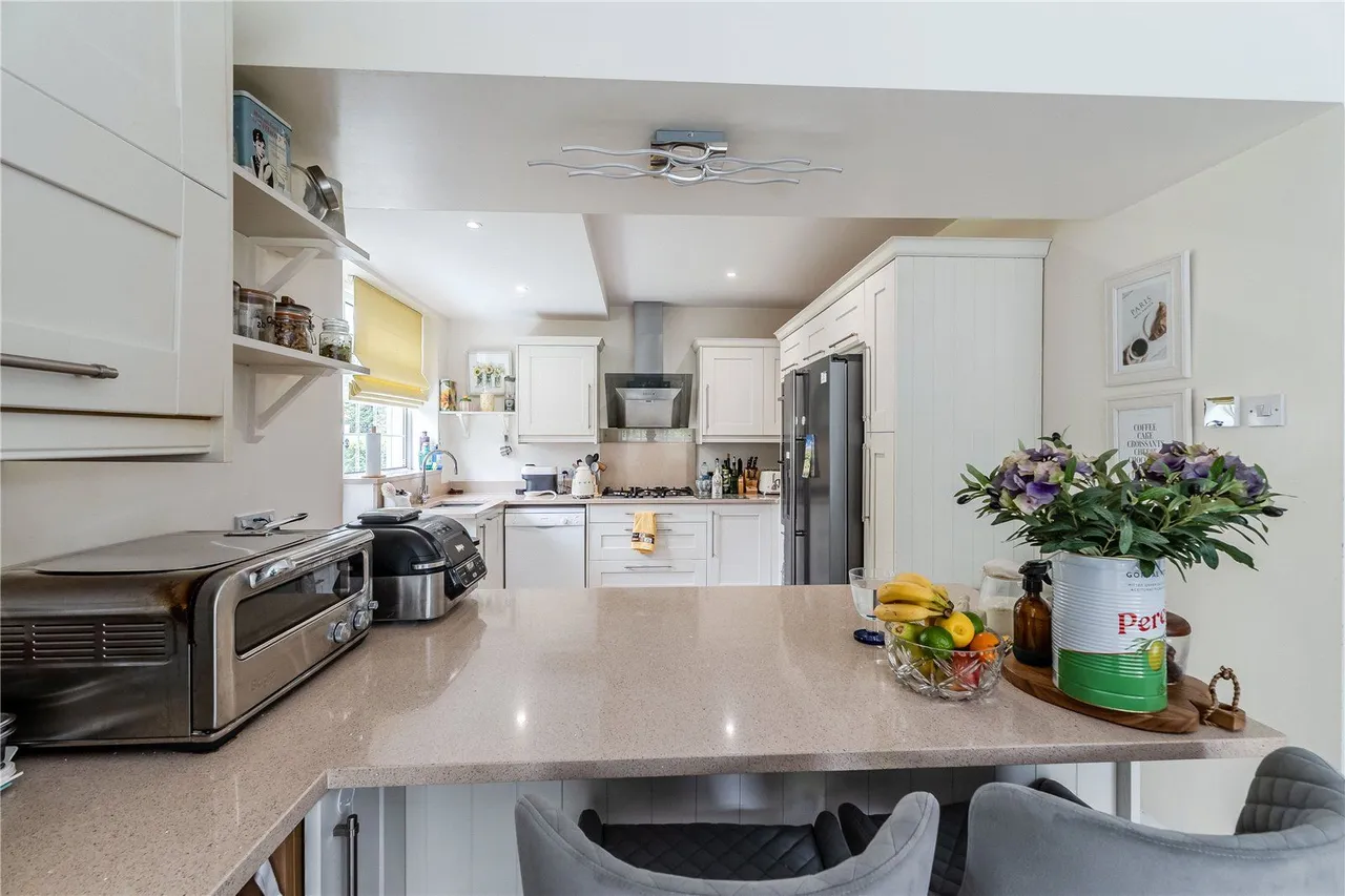 Southway, Guiseley, LS20, photo 22