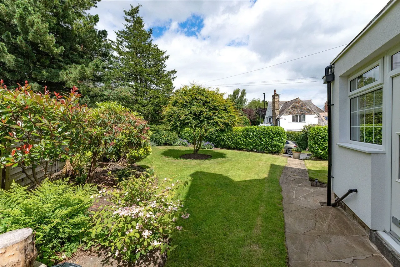 Southway, Guiseley, LS20, photo 12