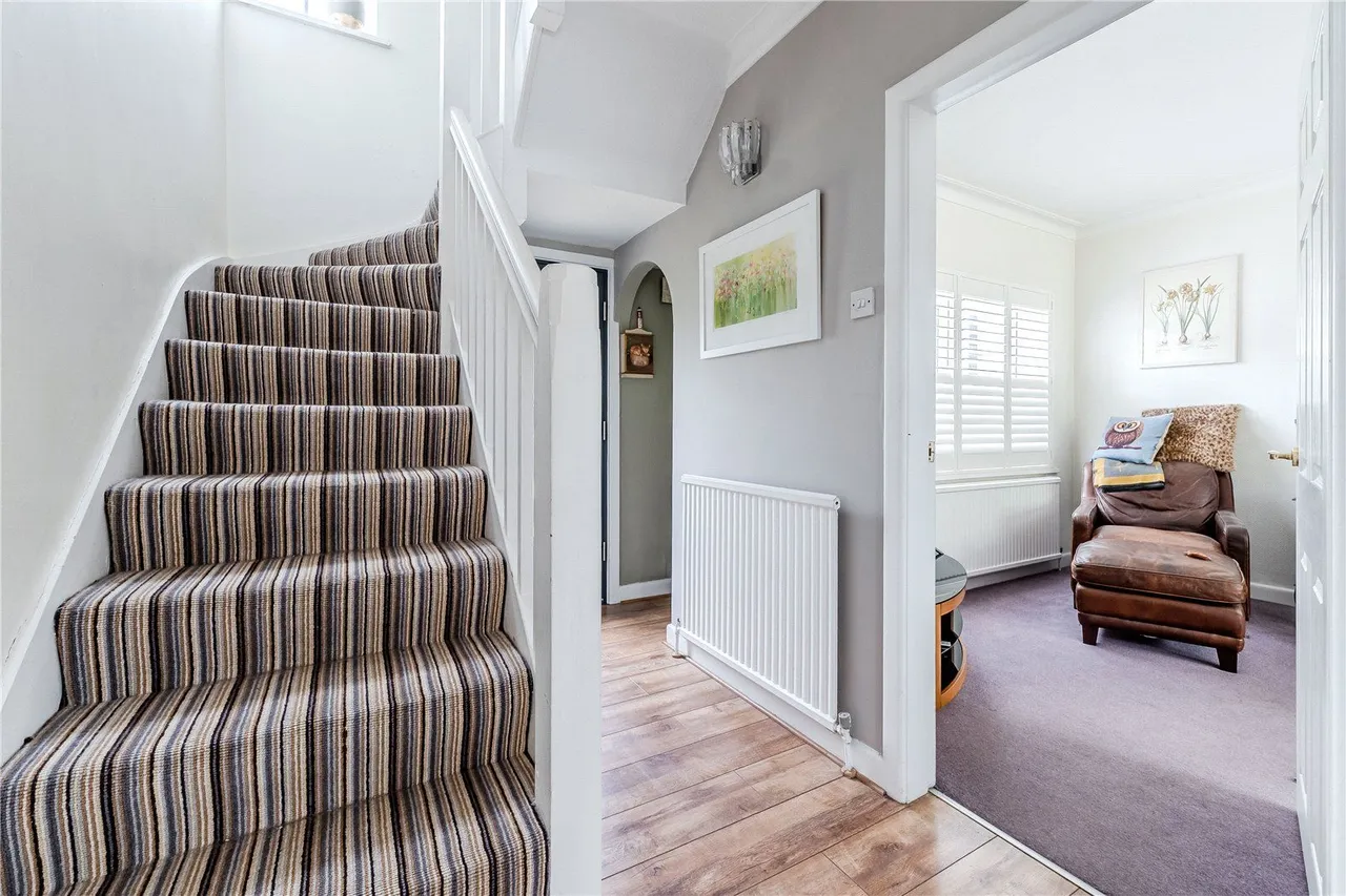 Southway, Guiseley, LS20, photo 24