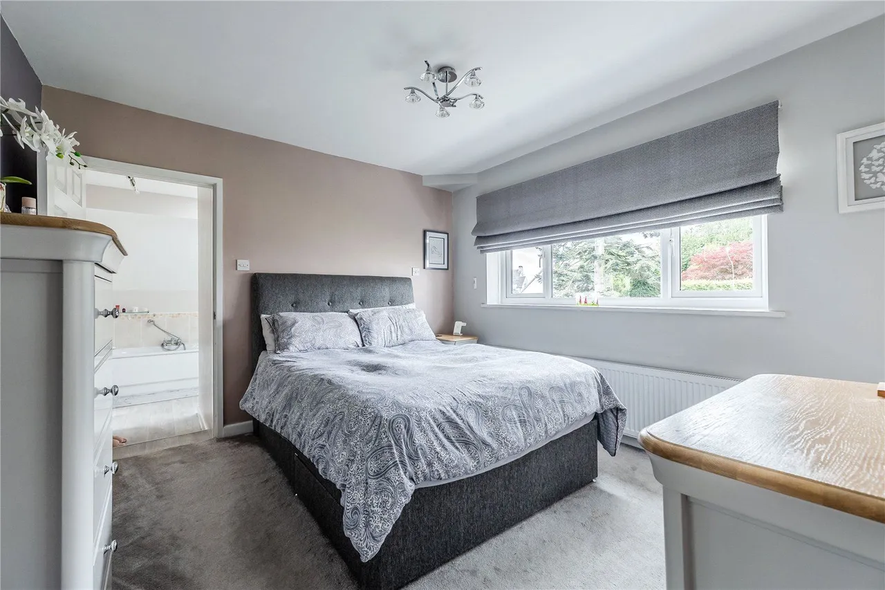 Southway, Guiseley, LS20, photo 8