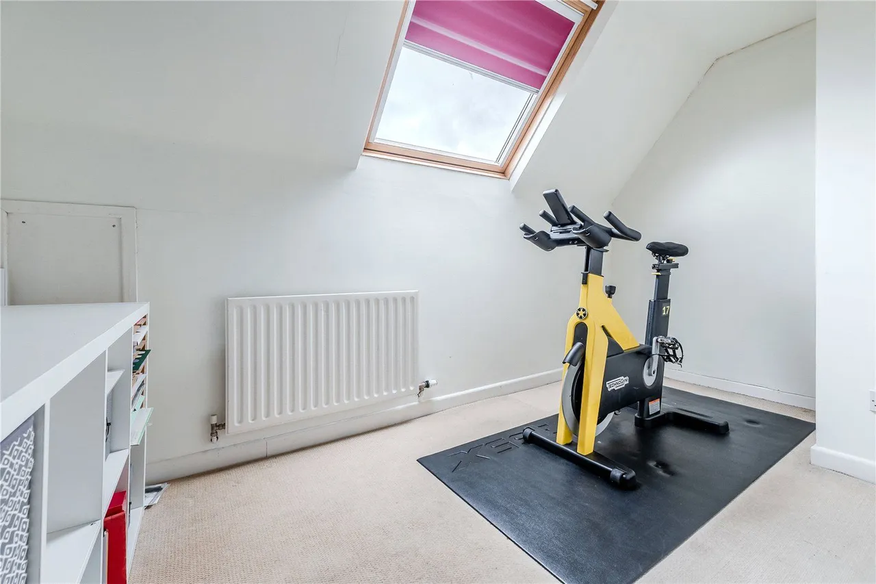 Southway, Guiseley, LS20, photo 13