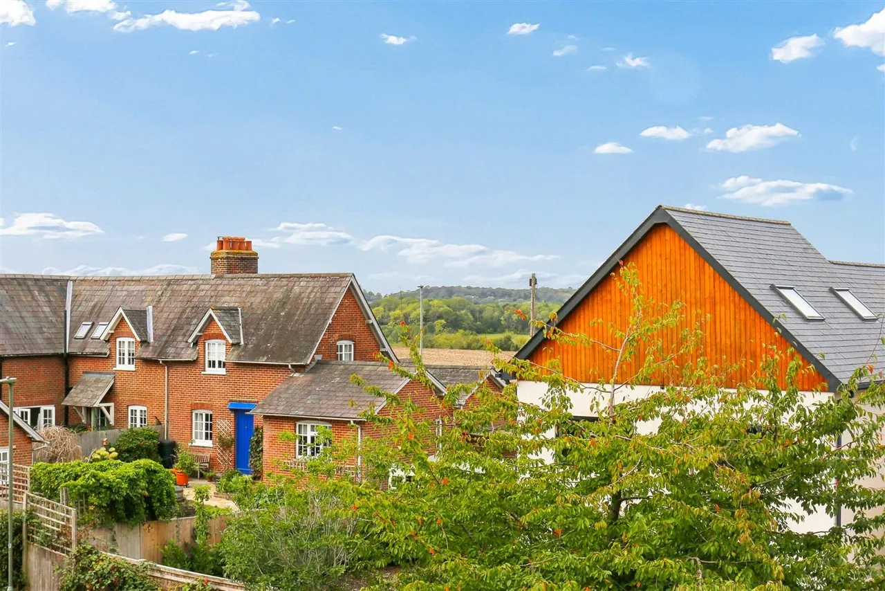 South Tadworth Farm Close, Tadworth, KT20, photo 32