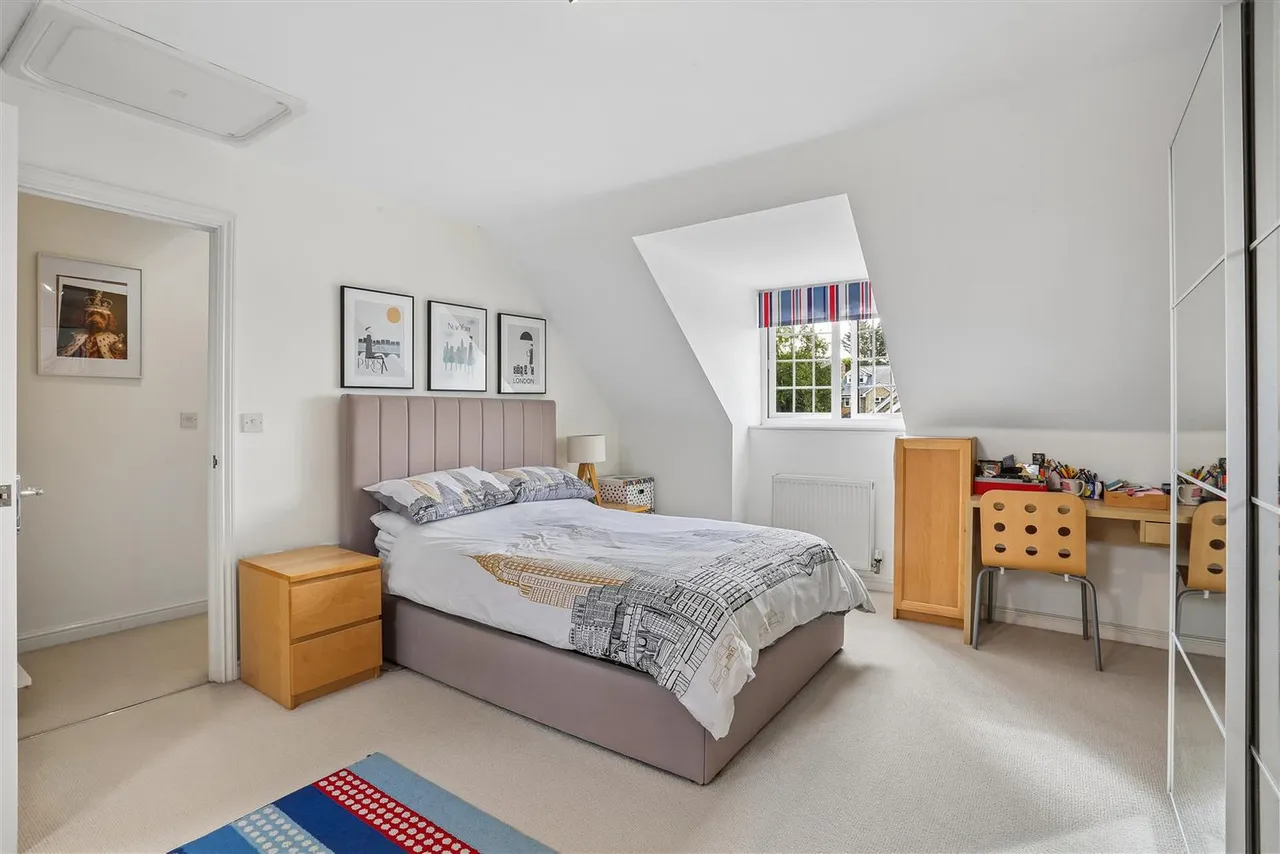 South Tadworth Farm Close, Tadworth, KT20, photo 28