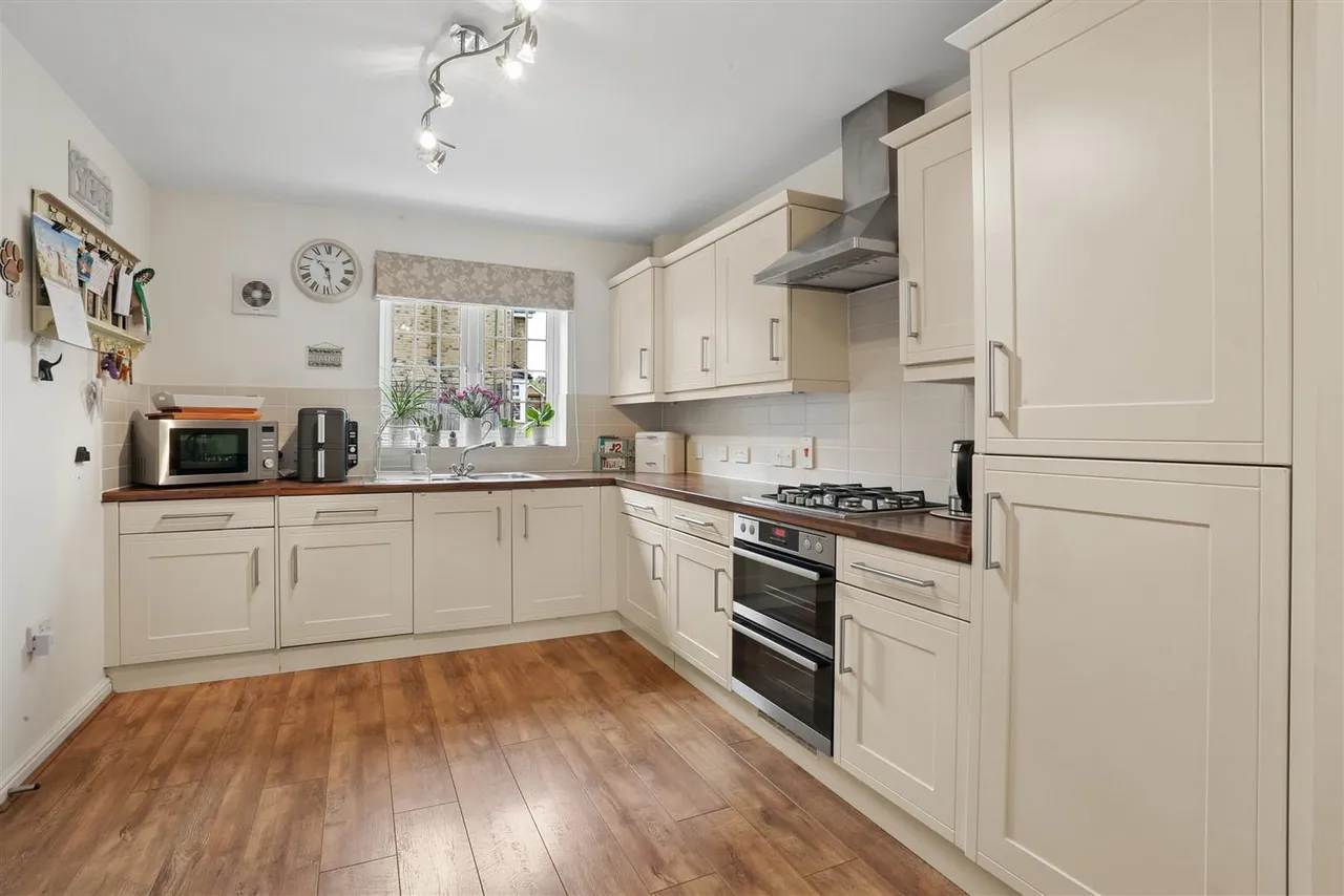 South Tadworth Farm Close, Tadworth, KT20, photo 13