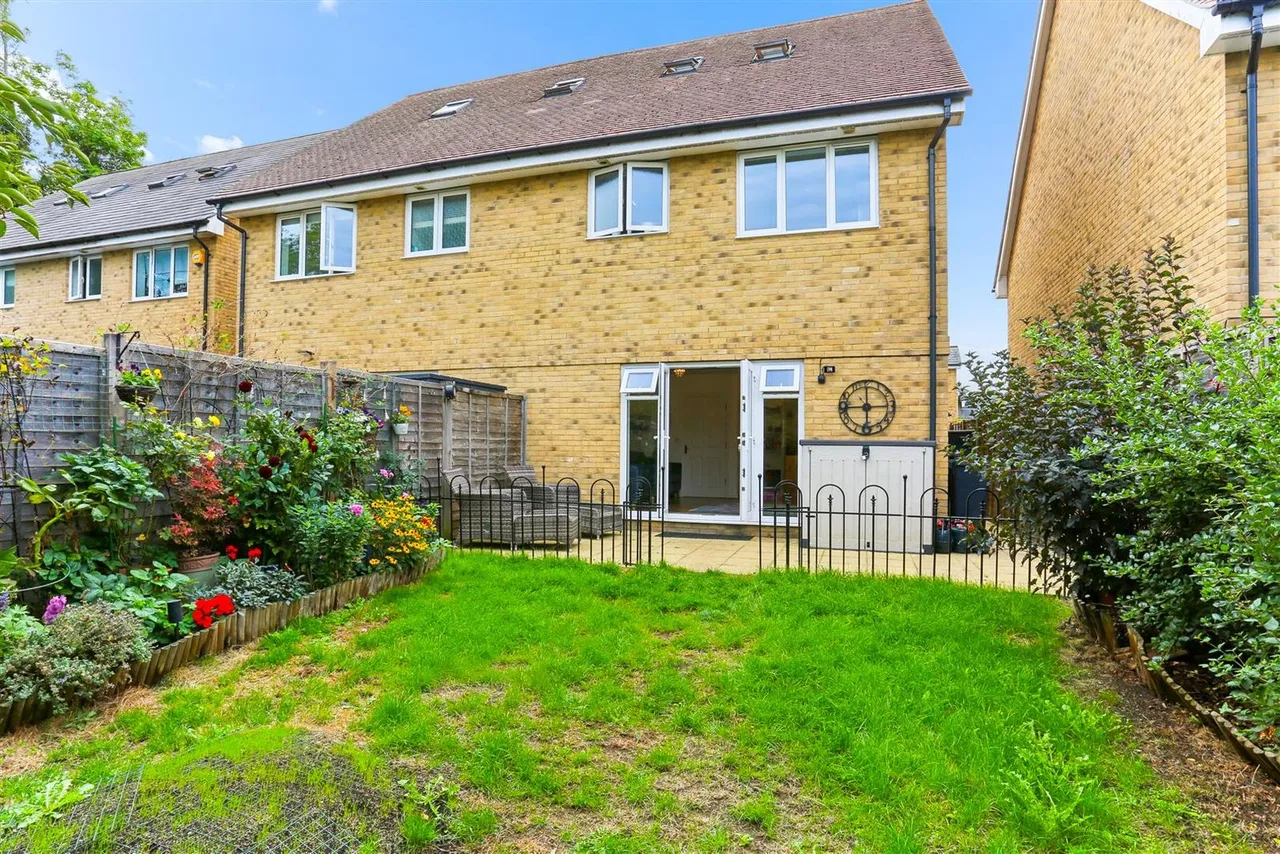 South Tadworth Farm Close, Tadworth, KT20, photo 17